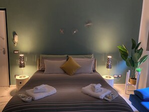 1 bedroom, iron/ironing board, WiFi, bed sheets - Promotion - Fully Equipped Studio for Short and Long Stays in Legnano (Legnano)