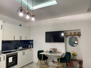 Kühlschrank, Ofen, Herdplatte, Geschirrspüler