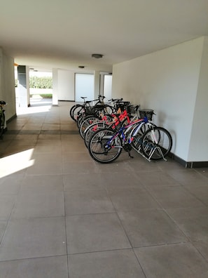 Property grounds - New and lovely (Cremona)