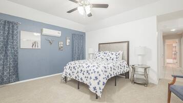 4 bedrooms, iron/ironing board, WiFi, bed sheets