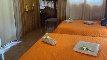 3 bedrooms, WiFi, bed sheets