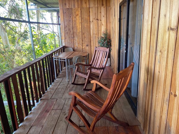 Outdoor dining - "Ecos y Brisas del Poas" cozy cabins on the way to the volcano (Alajuela)
