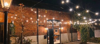 Luxury Escape with Cinema, Pool Table & Darts