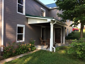 Exterior - unique 2 Bedroom house with large backyard - The “ Warehouse” (New Philadelphia)