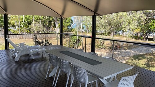 Sully's Beach House and Ocean Views