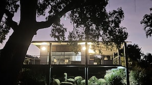 Unclassified image, 3 of 12, button - Sully's Beach House and Ocean Views (South Mission Beach)