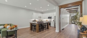 Stunning 3BR Cottage, Fire Pit, Near Horse Park, Walkable to Downtown