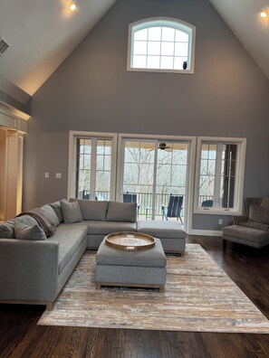 TV, fireplace, stereo