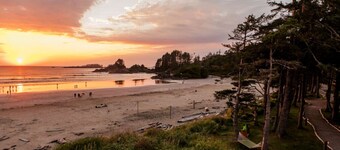 Tyee Retreat | Cozy Lofted 1 Bedroom Cabin