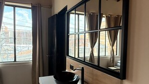Phòng đôi tiện nghi đơn giản | Truy cập Internet không dây miễn phí, bộ trải giường 