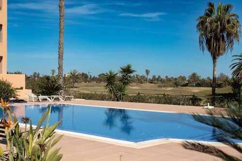 Serene Escape Near the Sea Pool and Private Parking