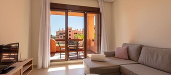 Serene Escape Near the Sea Pool and Private Parking