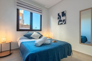 3 habitaciones, escritorio, tabla de planchar con plancha y wifi 