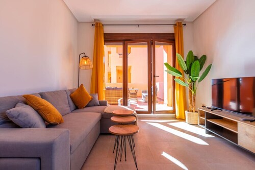 Relaxin Stay by the Sea - Terrace, Pool and Parking