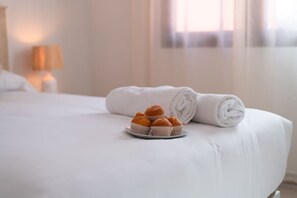 3 bedrooms, desk, iron/ironing board, WiFi