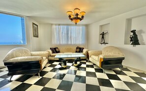 Smart TV - Gorgeous Ocean View 4BR Condo W/Gym & Pool, Don Pedro De Heredia 1804 (Cartagena de Indias)