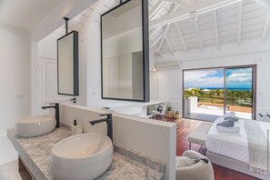 4 Schlafzimmer, Schreibtisch, Bügeleisen/Bügelbrett, kostenloses WLAN