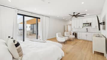 4 slaapkamers, een kluis op de kamer, een bureau