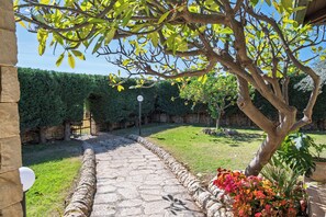 Property grounds - Sterlizia, villa with pool near the sea (Scicli)