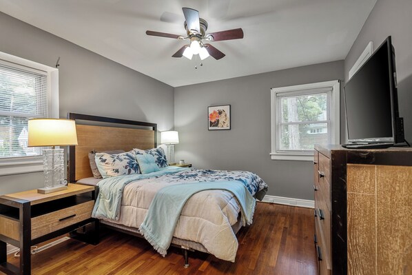 3 bedrooms, iron/ironing board, WiFi, bed sheets