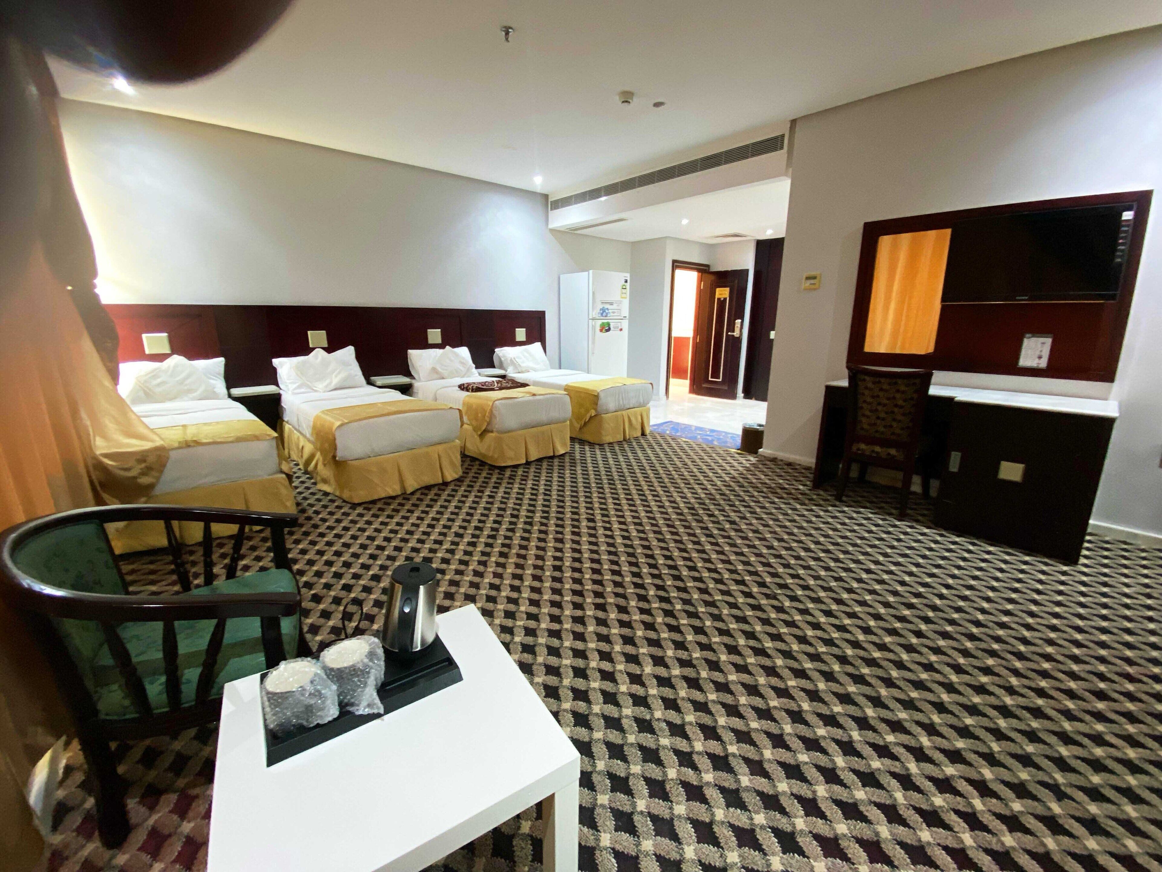 开间 | 客房内保险箱、笔记本电脑工作区、隔音、熨斗/熨衣板