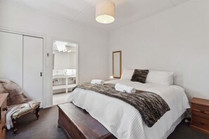 4 bedrooms, free WiFi, bed sheets - Kohekohe Cottage - Lake Taupo (Taupō)