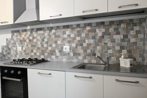 Kühlschrank, Ofen, Geschirrspüler