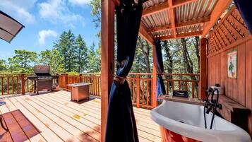 Mays Luxury Sunset Cabin with Loft