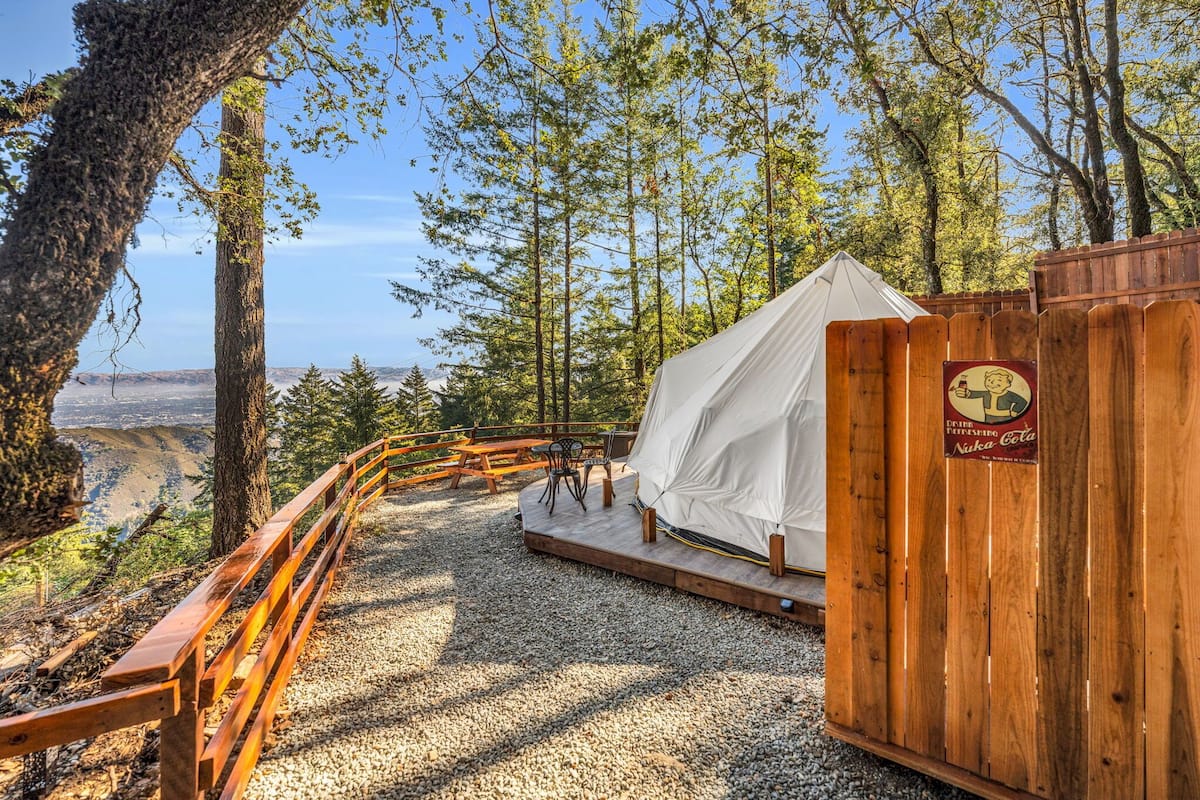 Yurt Above it All - Glamp on-site | 1 bedroom, free WiFi