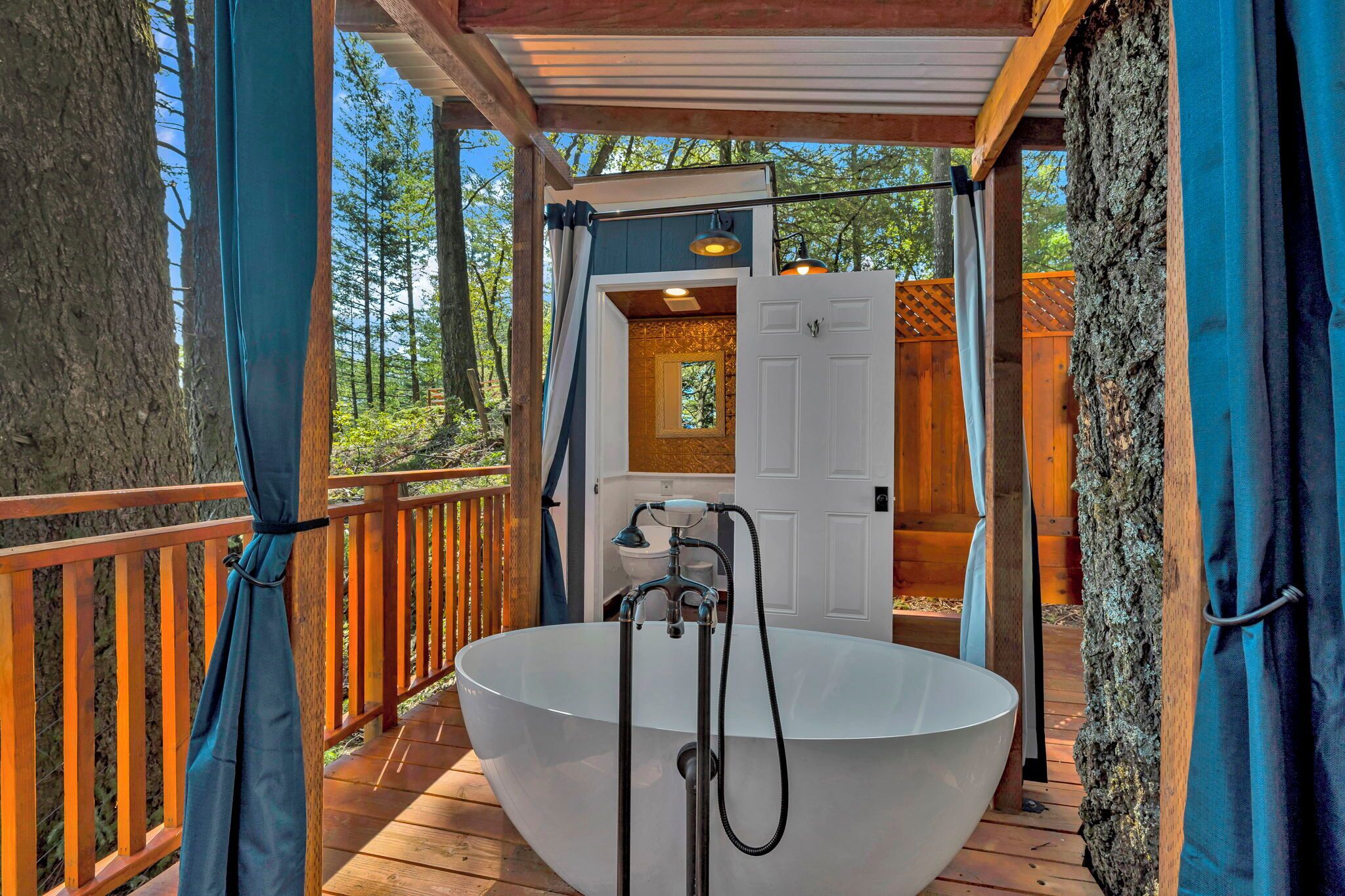 Yurt On Top - Swim, Hike, Glamp | Wi-fi percuma 