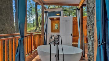 Yurt On Top - Swim, Hike, Glamp | Wi-fi percuma