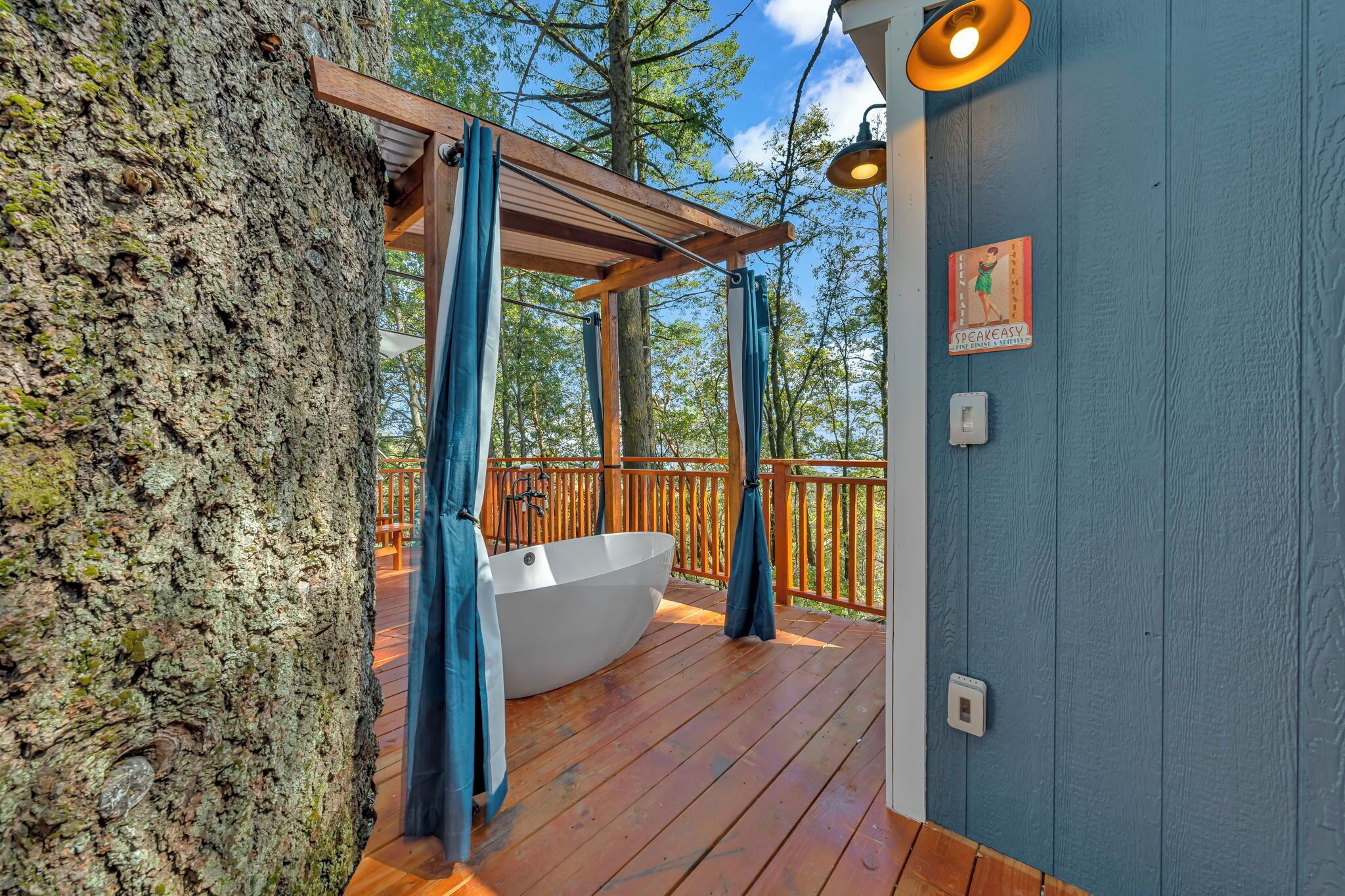 Yurt On Top - Swim, Hike, Glamp | Free WiFi