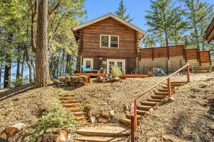 Yurt Above it All - Glamp on-site | Wifi gratis