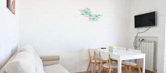 P053 â comfortable two-room apartment a few steps from the sea