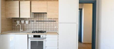 KĂŒhlschrank, Ofen, GeschirrspĂŒler