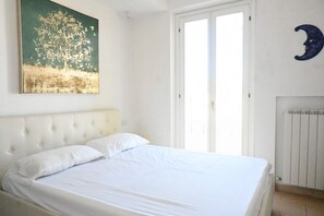 1 bedroom, bed sheets - P053 – comfortable two-room apartment a few steps from the sea (Porto Recanati)