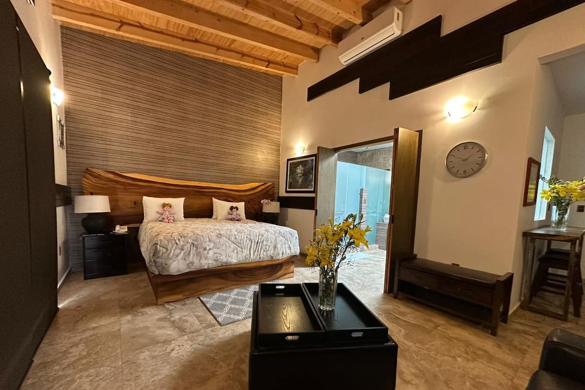 Rom – junior | Minibarvarer (inkludert), individuelt innredet og wi-fi (inkludert)