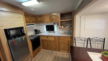 Microondas, horno y parrilla de estufa