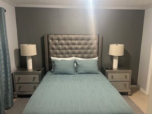 1 soverom, skrivebord, strykejern/-brett og wi-fi (inkludert)