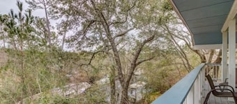 Bayou Waterfront Cozy Apartment W/ Boat Dock