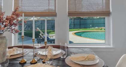 Backyard Oasis: Pool, Hot Tub, Giant Chess & Mini Golf