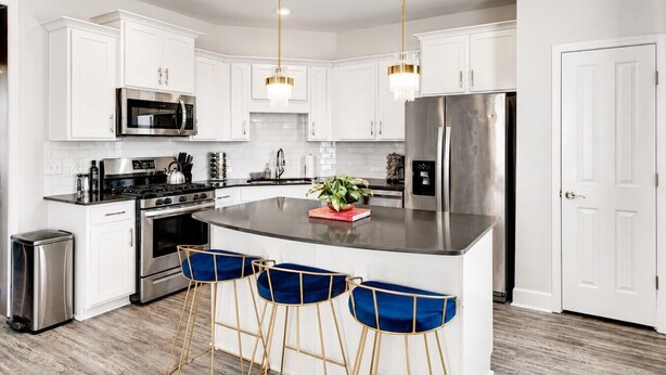 Private kitchen - 4br home near The Nations with easy access to local attractions (Nashville)
