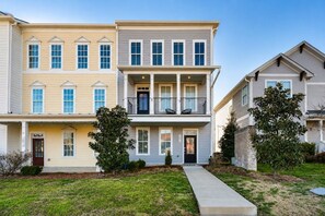 Exterior - 4br home near The Nations with easy access to local attractions (Nashville)