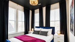 Room - 4br home near The Nations with easy access to local attractions (Nashville)