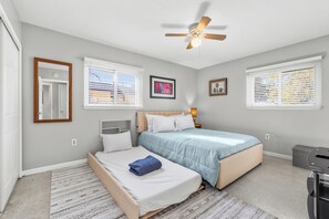 2 bedrooms, desk, iron/ironing board, free WiFi