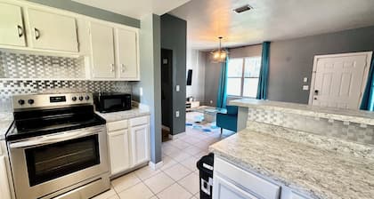 2 Bedroom House-Screened Patio