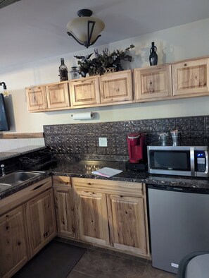 Microwave - Bunker Hill Hideaway Apartment Suite Formerly Kingston 376 (Austin)