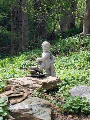 Exterior detail - Atelier de Leiper is a Malvern 3 bedroom Bungalow on 1/3 acre (Malvern)