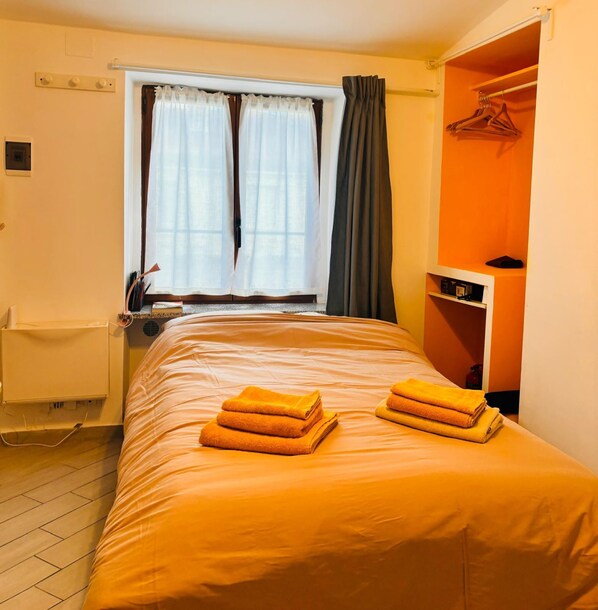 1 bedroom, desk, iron/ironing board, WiFi - Sun Secondo - Cosy little studio in the heart of Turin (Torino)