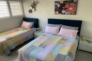2 chambres, fer et planche à repasser, lit parapluie, Wi-Fi gratuit